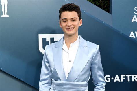 is noah schnapp dating|Noah Schnapp shares struggle to finally come out to。